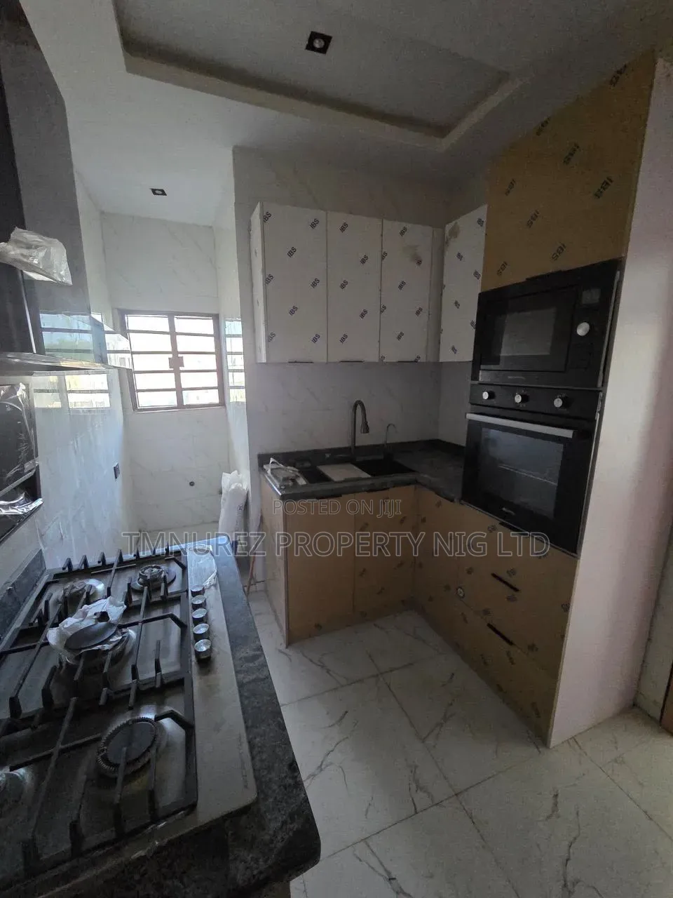 3bdrm Apartment in Yaba Lagos, Ebute Metta for sale in Ebute Metta