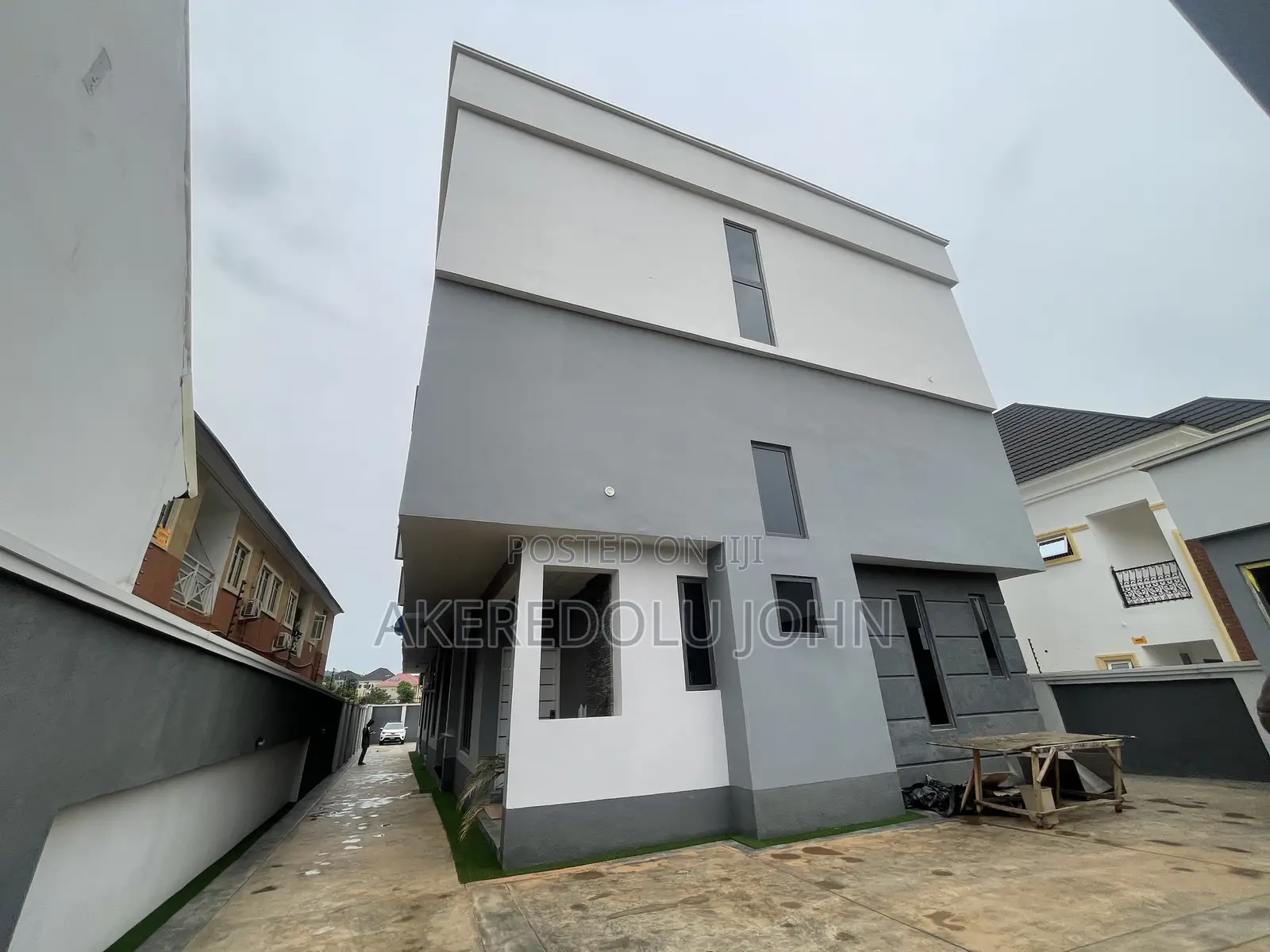 Furnished 4bdrm Townhouse/Terrace in Apo Resettlement for sale in Apo Resettlement