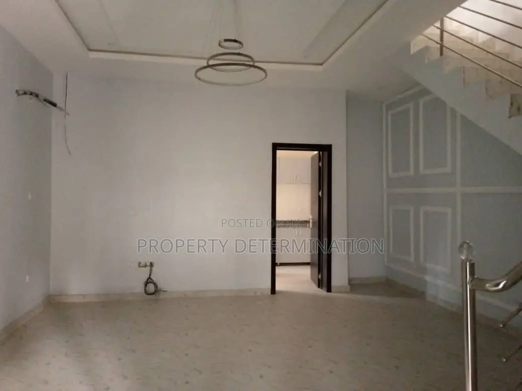 3bdrm Duplex in Magodo for sale in Magodo