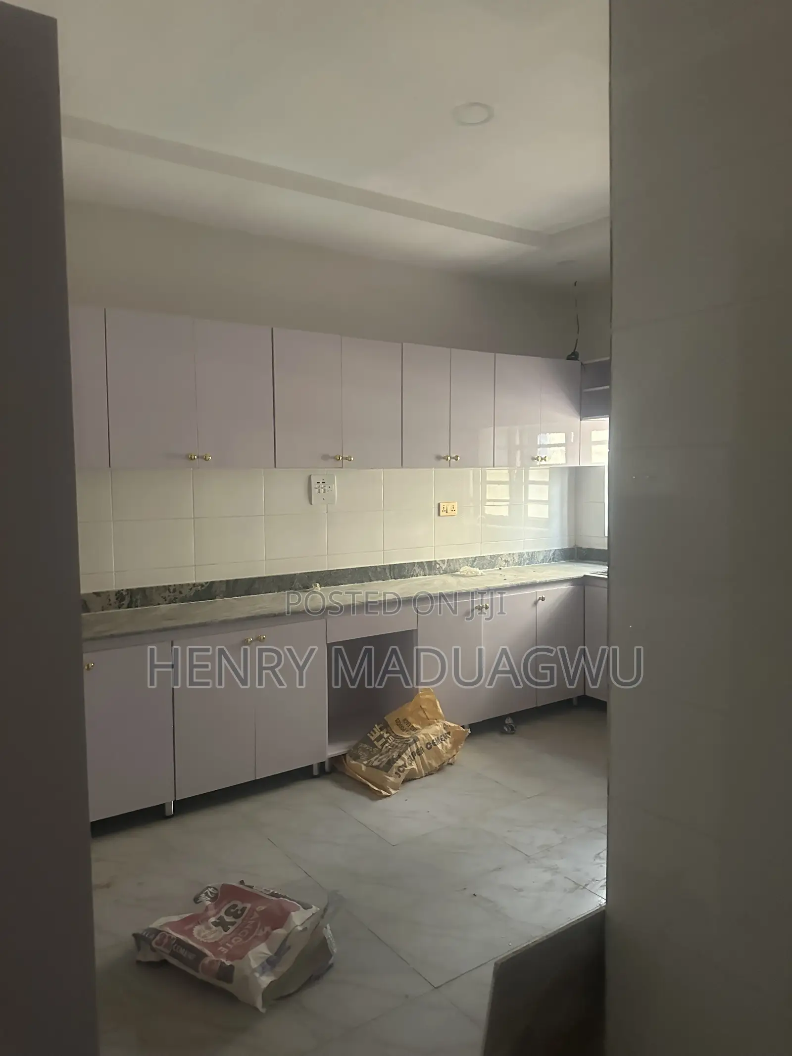 5bdrm Duplex in Shalom Estate, Sabon Lugbe for sale in Sabon Lugbe
