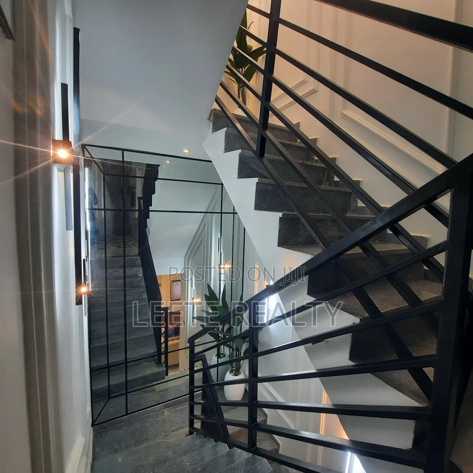 Furnished 4bdrm Townhouse/Terrace in Apo Resettlement for sale in Apo Resettlement