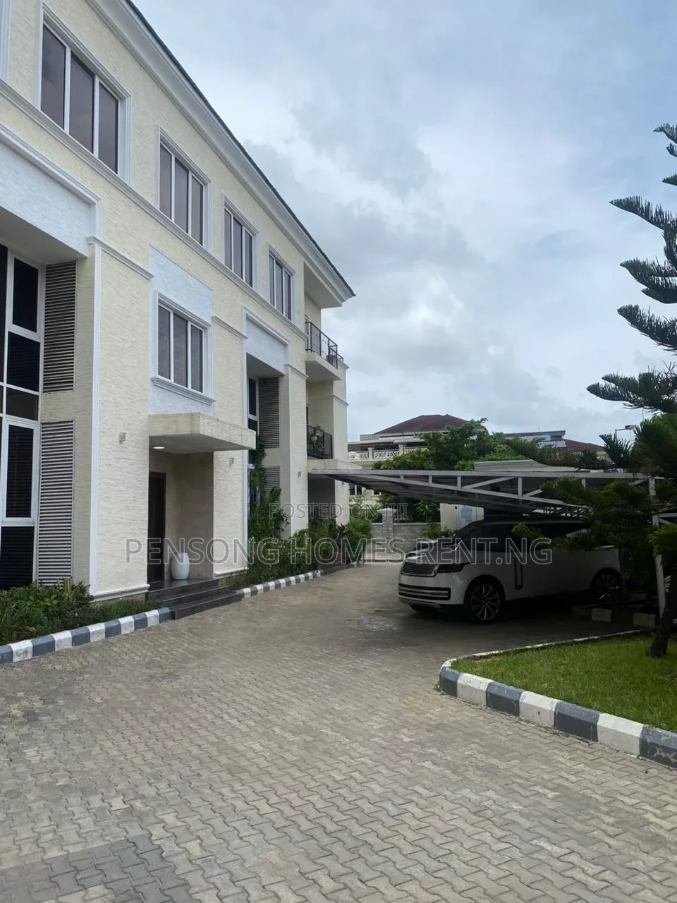 4bdrm Duplex in Banana Island for rent in Banana Island