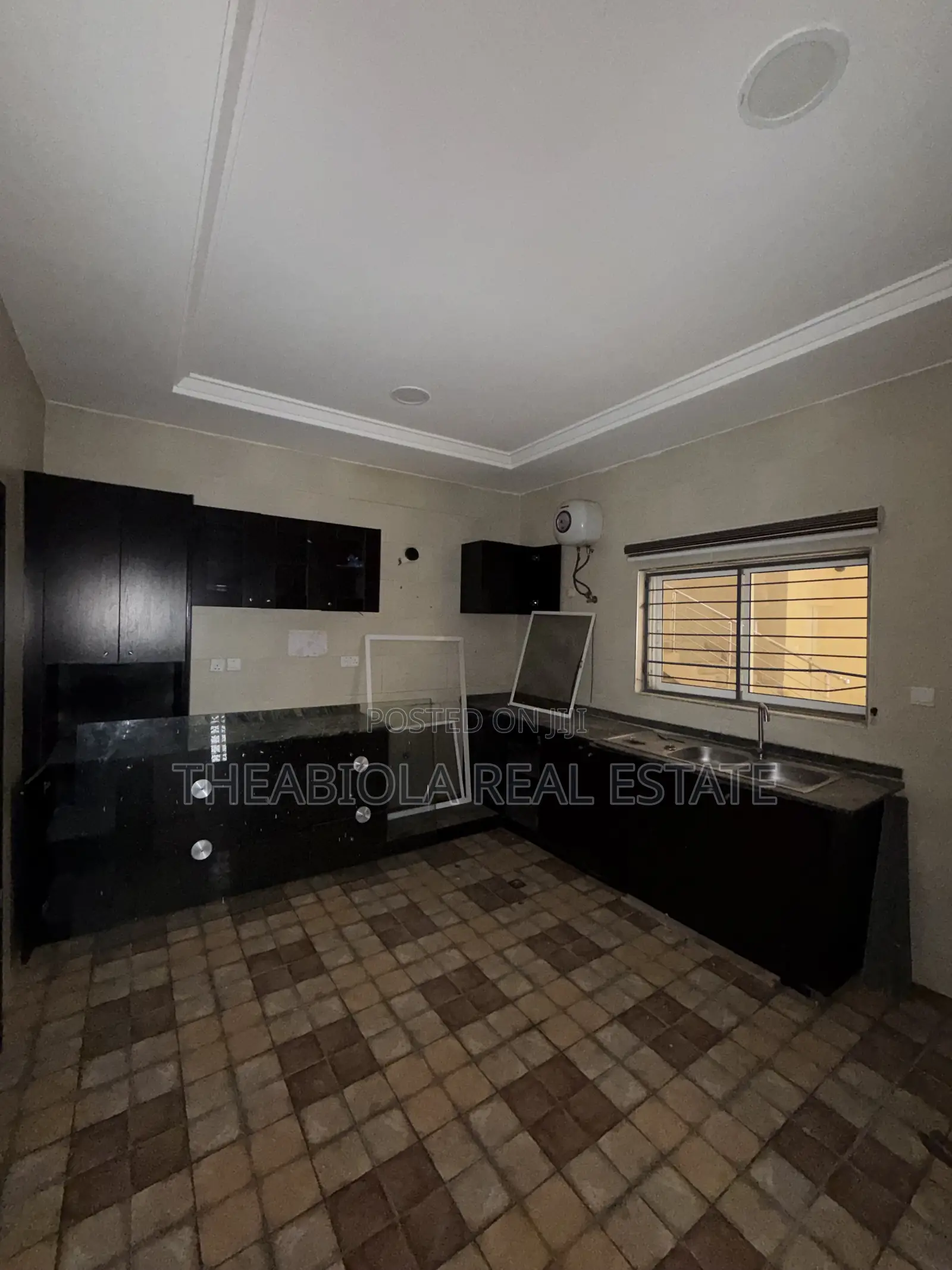 5bdrm Apartment in Guzape Main, Abuja for rent in Guzape District