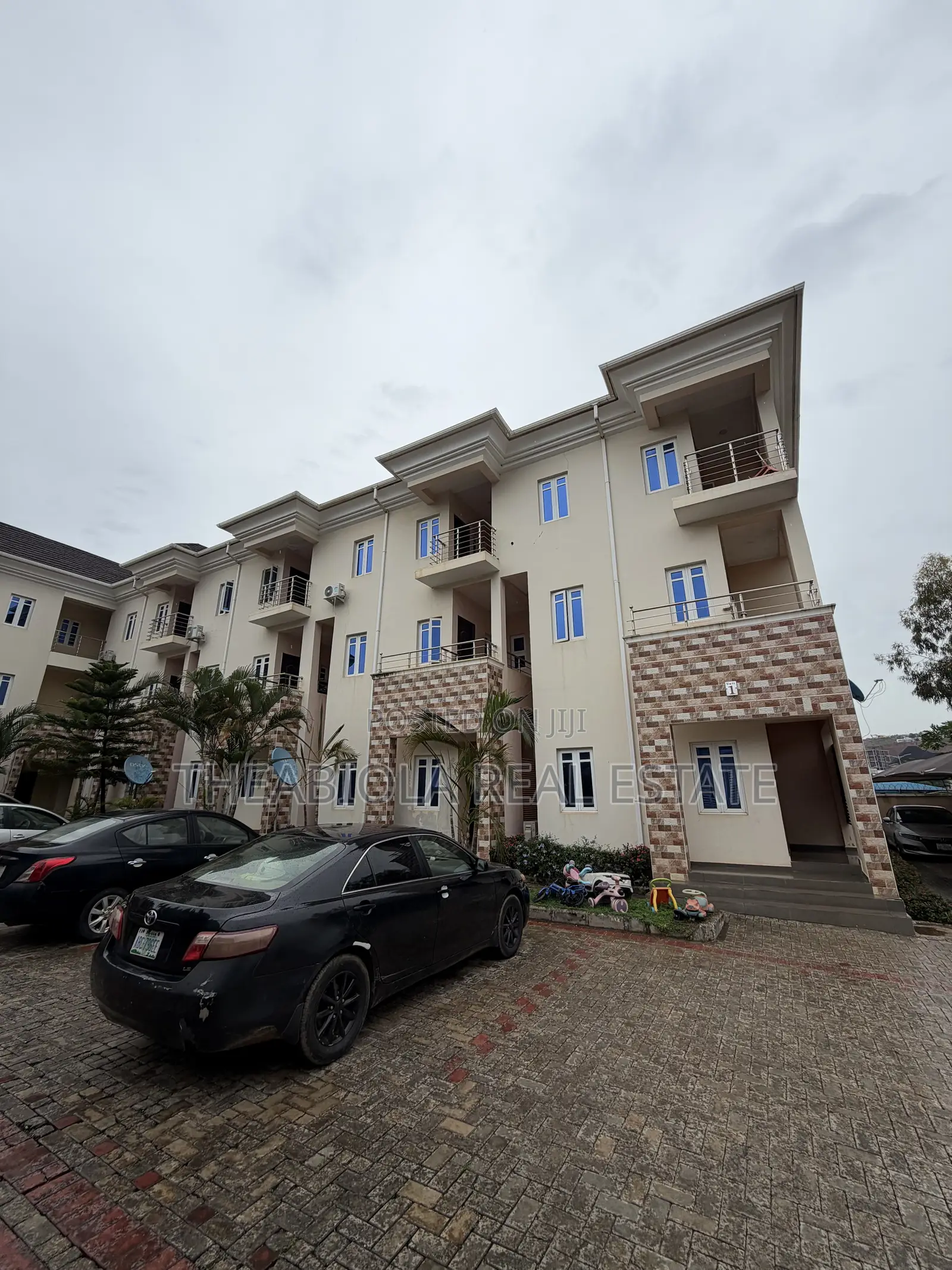 5bdrm Duplex in Guzape Main, Abuja for rent in Guzape District