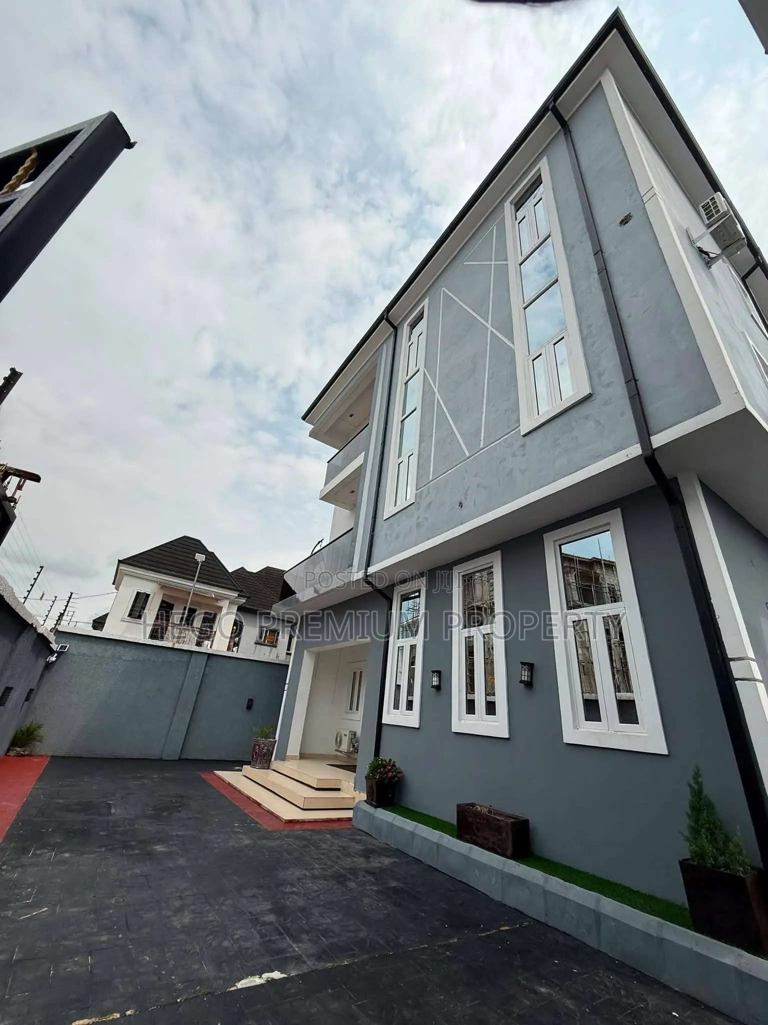 Furnished 4bdrm Duplex in Estate, Okuru for sale in Okuru