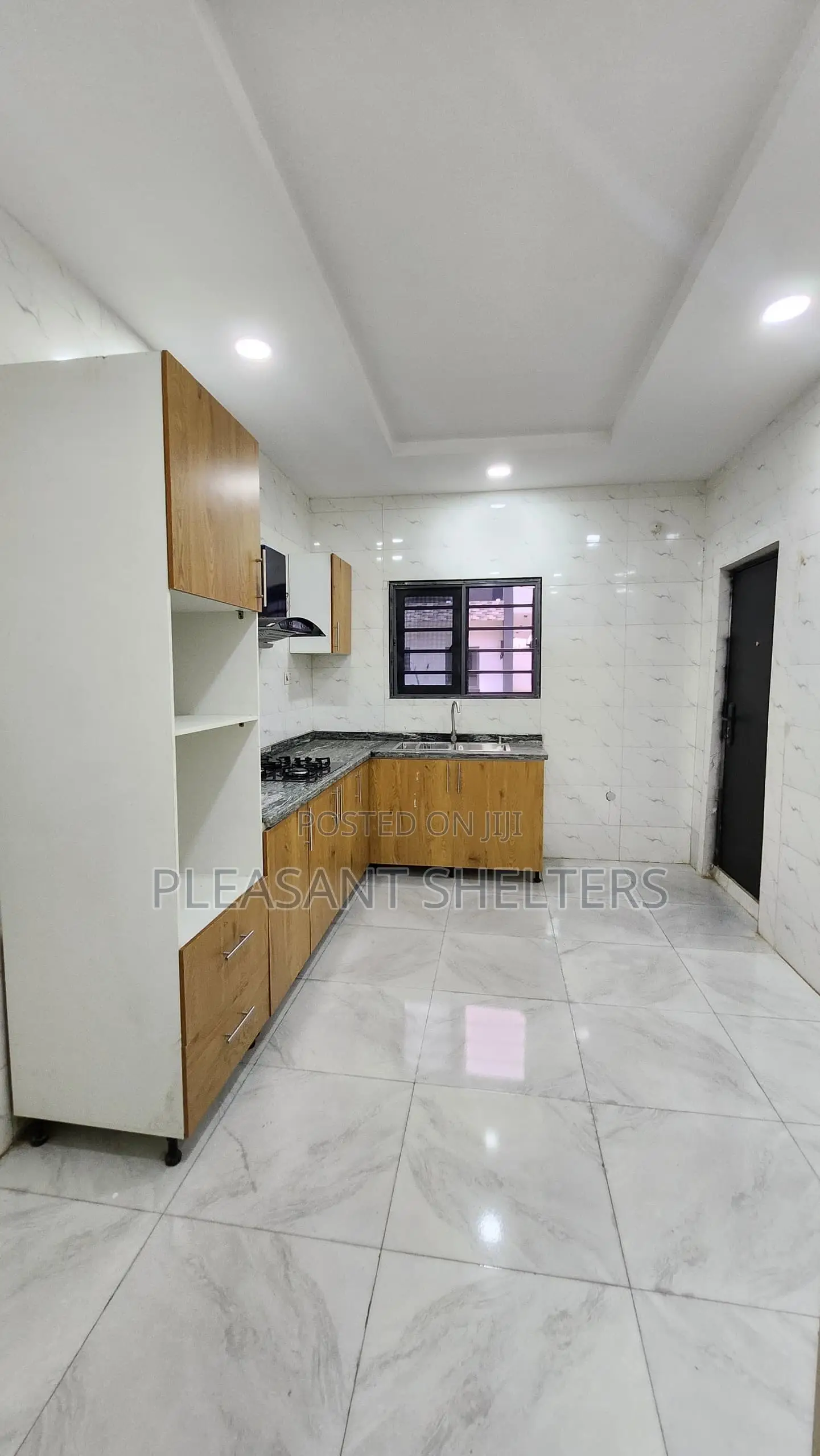 3bdrm Townhouse/Terrace in Queens Estate, Isheri North for sale in Isheri North