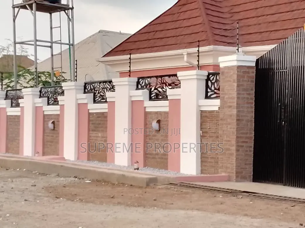 3bdrm Bungalow in Olodo Bank Ibadan for sale in Ibadan