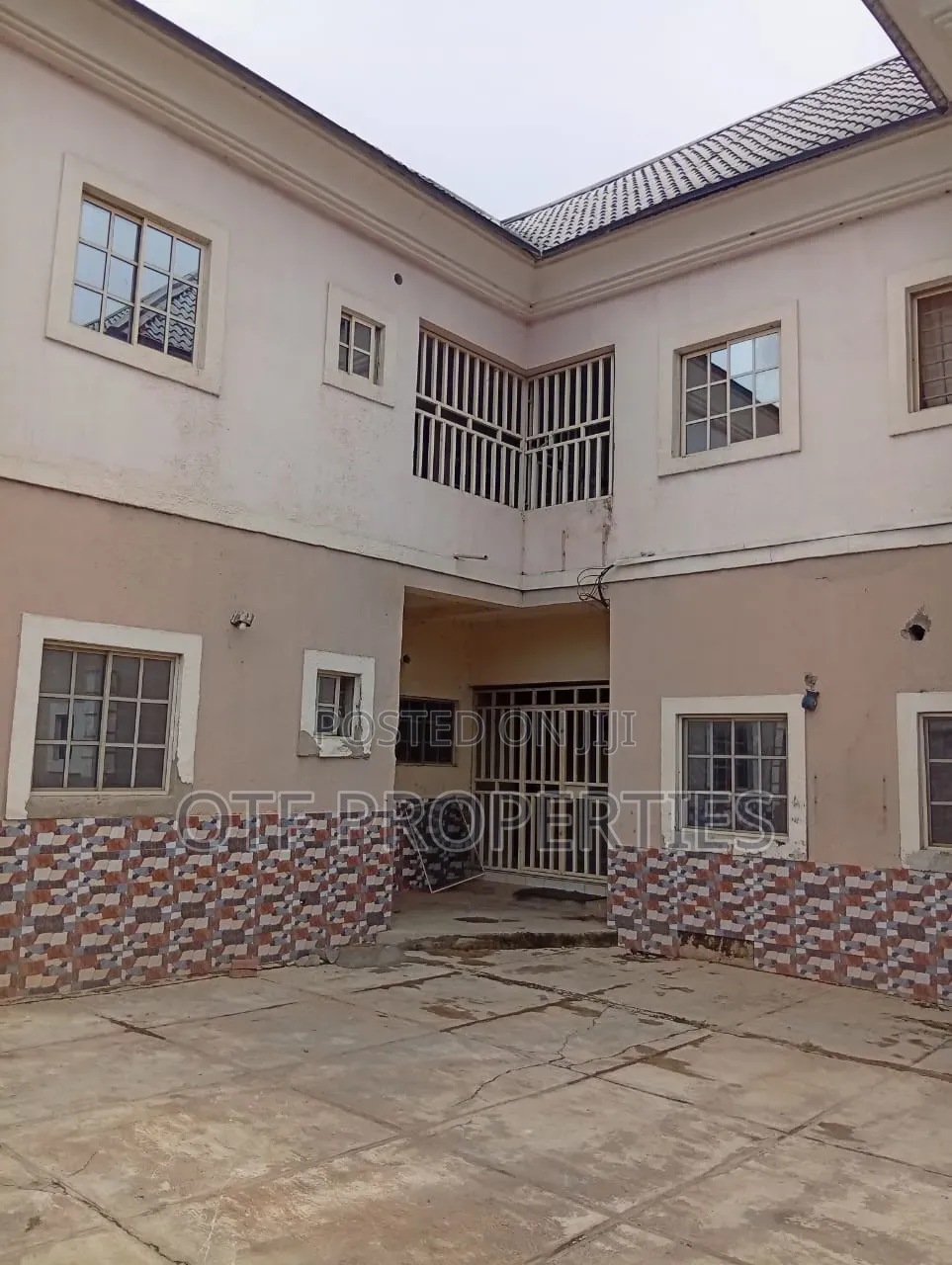 2bdrm Block of Flats in Fo1, Kubwa for sale in Kubwa