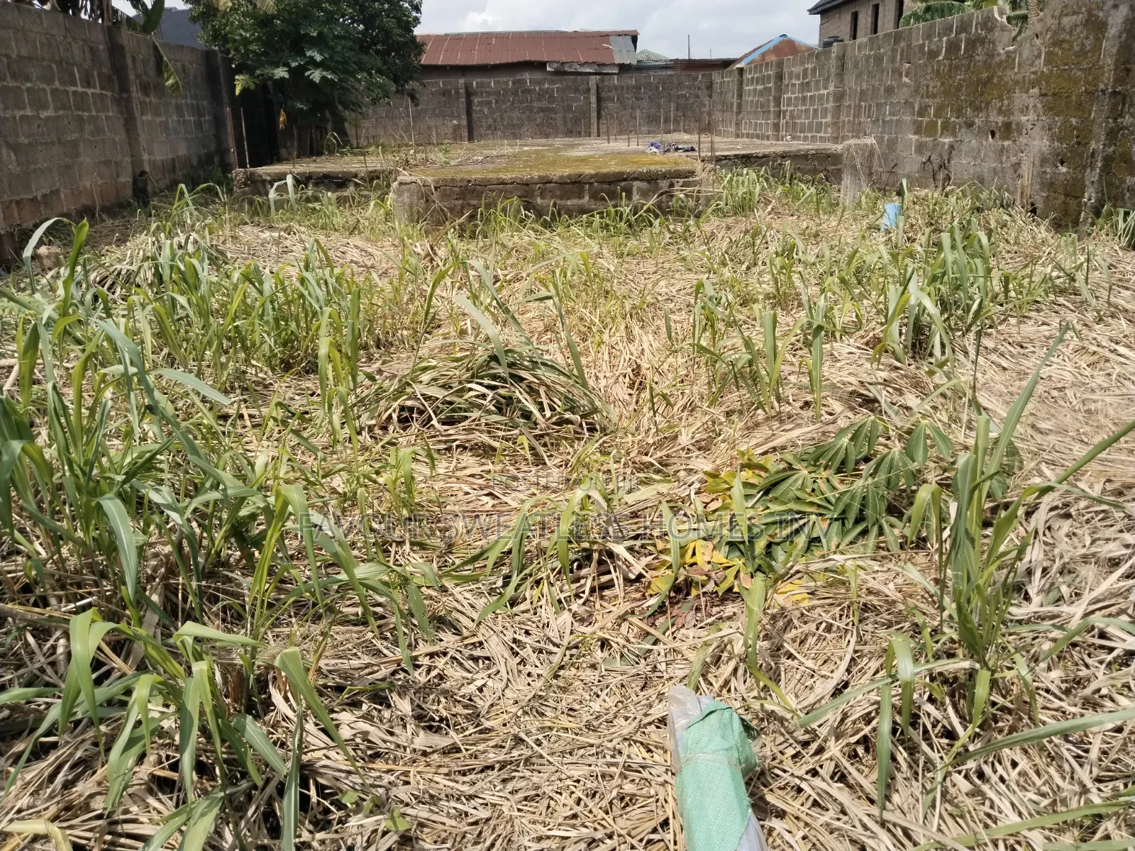 Half Plot of Land at Magboro via Ojodu Berger in Obafemi-Owode