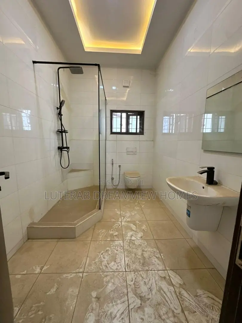 5bdrm Townhouse/Terrace in Jahi for sale in Jahi