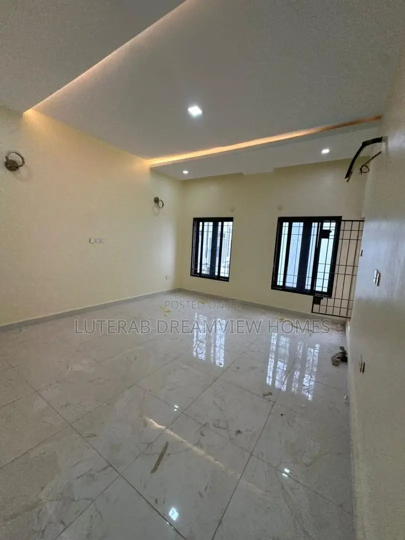 5bdrm Townhouse/Terrace in Jahi for sale in Jahi