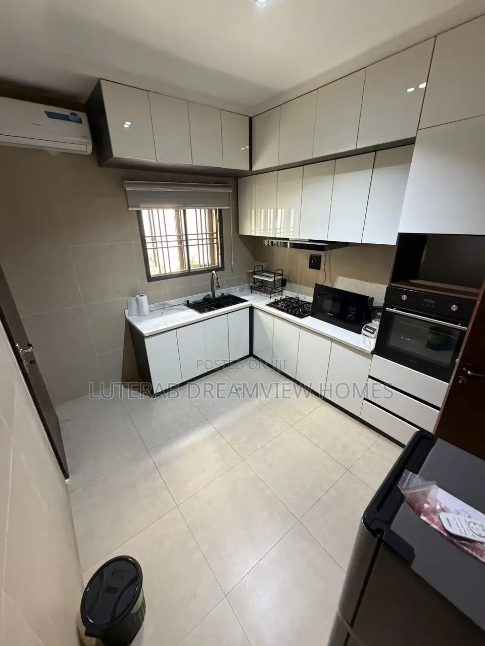 Furnished 10bdrm Townhouse/Terrace in Jahi for sale in Jahi