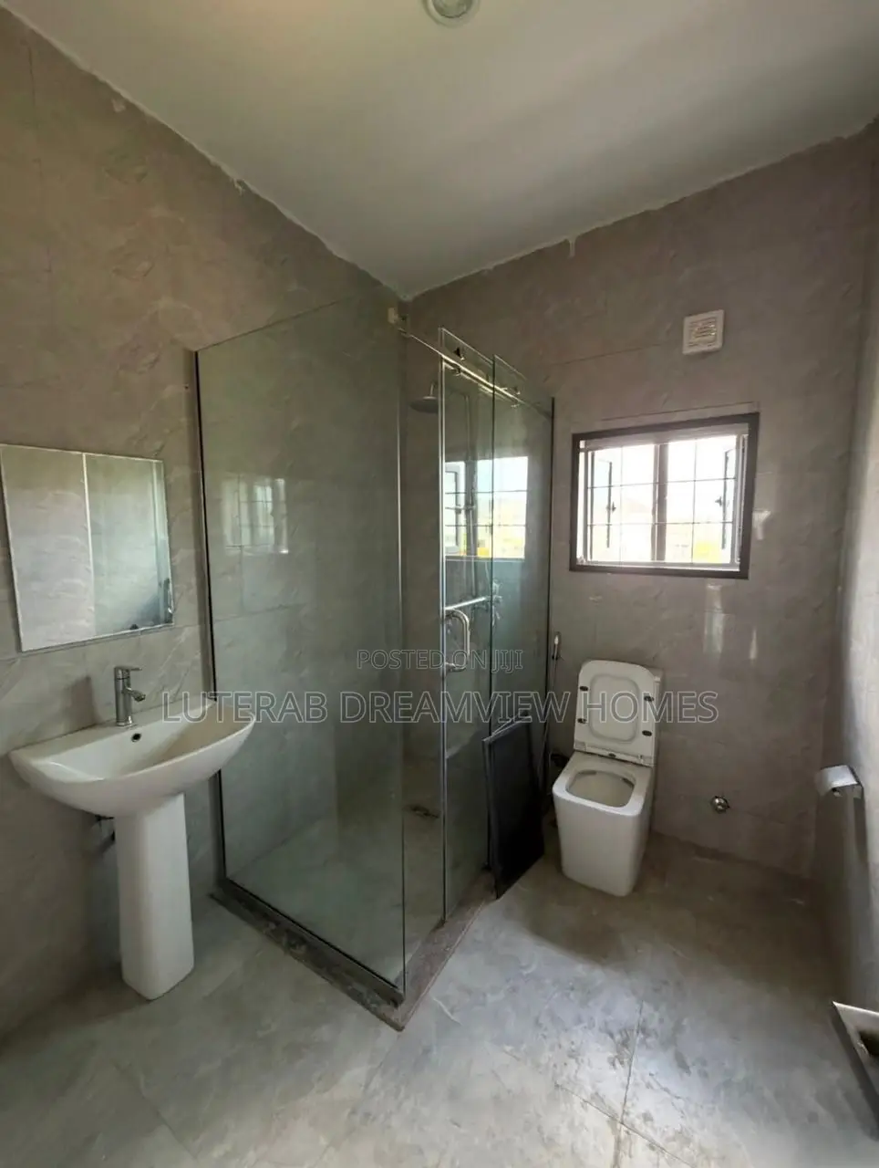 4bdrm Townhouse/Terrace in Lifecamp for sale in Life Camp