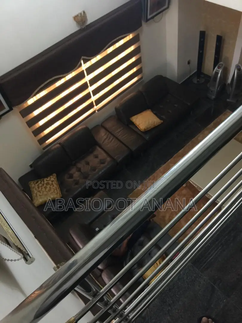 4bdrm Duplex in Federal Housing, Uyo for sale in Uyo