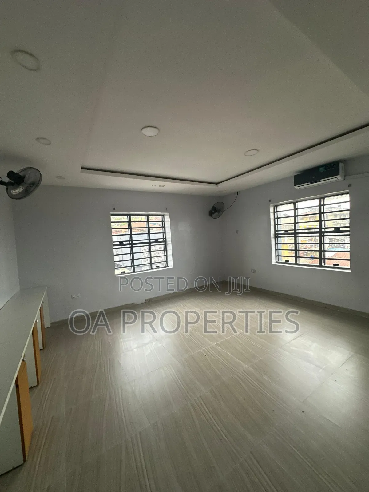 3bedrooms Office Space for a Corporate Office to Let at Mokola, Ibadan. in Ibadan