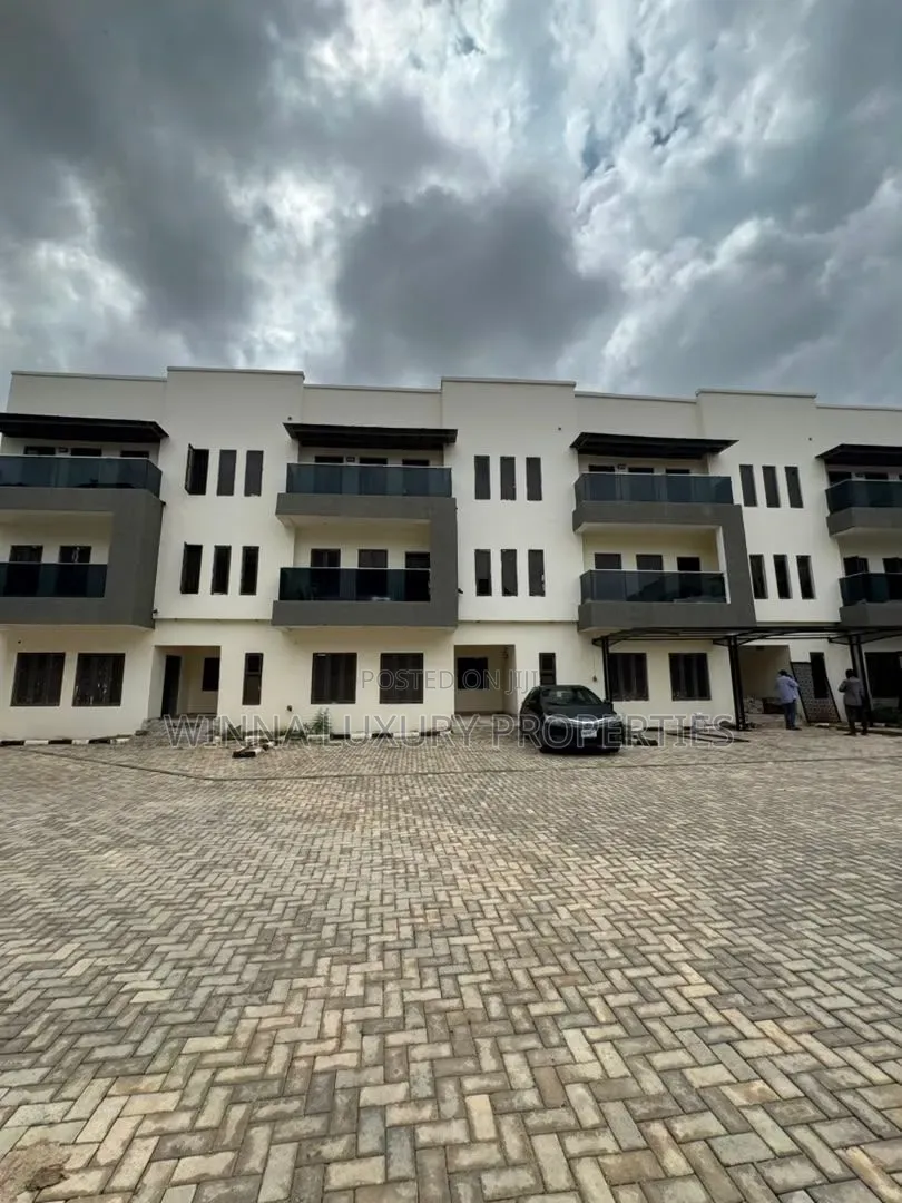 6bdrm Townhouse/Terrace in Mabushi for sale in Mabushi