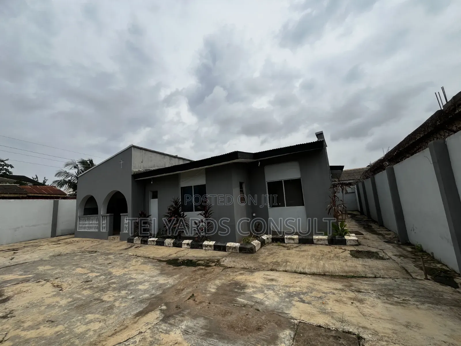4bdrm Bungalow in Akute Ajuwon for sale in Akute Ajuwon