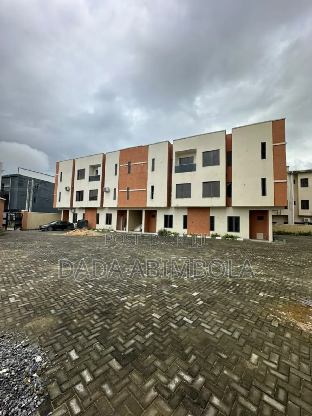 3bdrm Duplex in Ikate for sale in Ikate