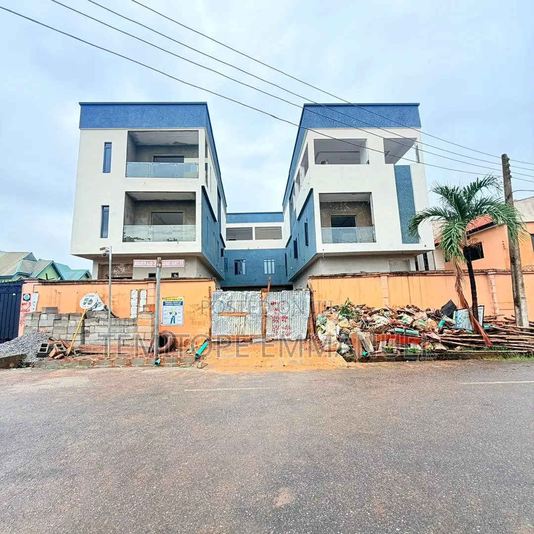 Furnished 4bdrm Duplex in GRA Phase 2 Shangisha for sale in GRA Phase 2 Shangisha