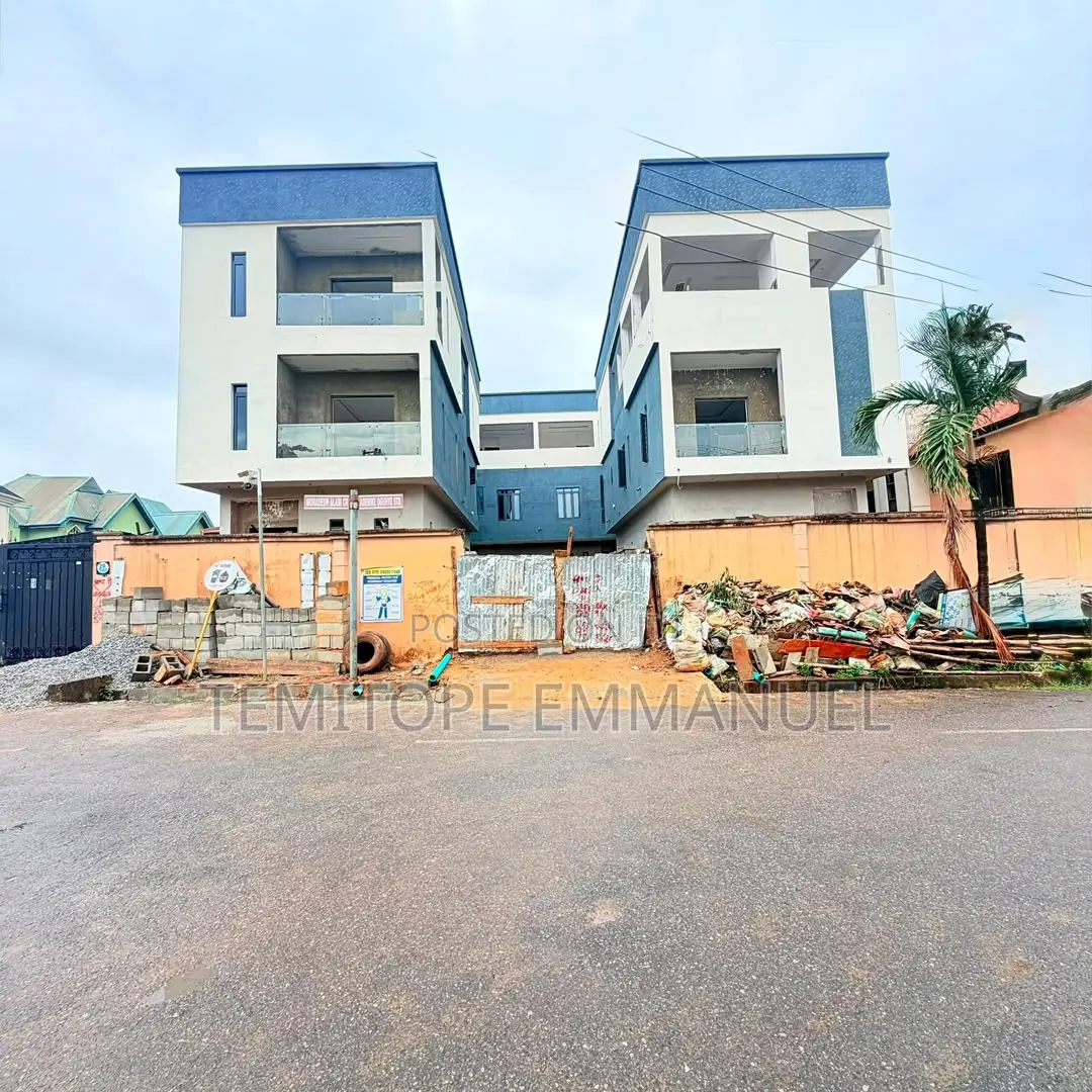 Furnished 4bdrm Duplex in GRA Phase 2 Shangisha for sale in GRA Phase 2 Shangisha