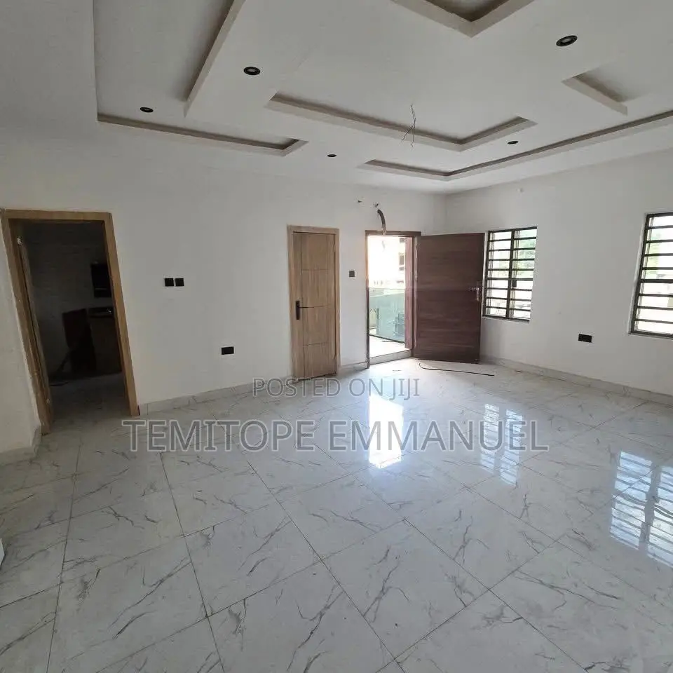 Furnished 3bdrm Apartment in Yaba for sale in Yaba