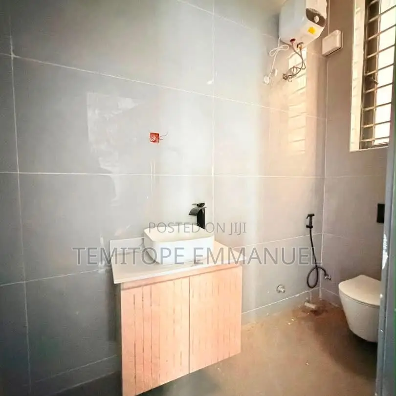 Furnished 4bdrm Duplex in Omole Phase 2 for sale in Omole Phase 2
