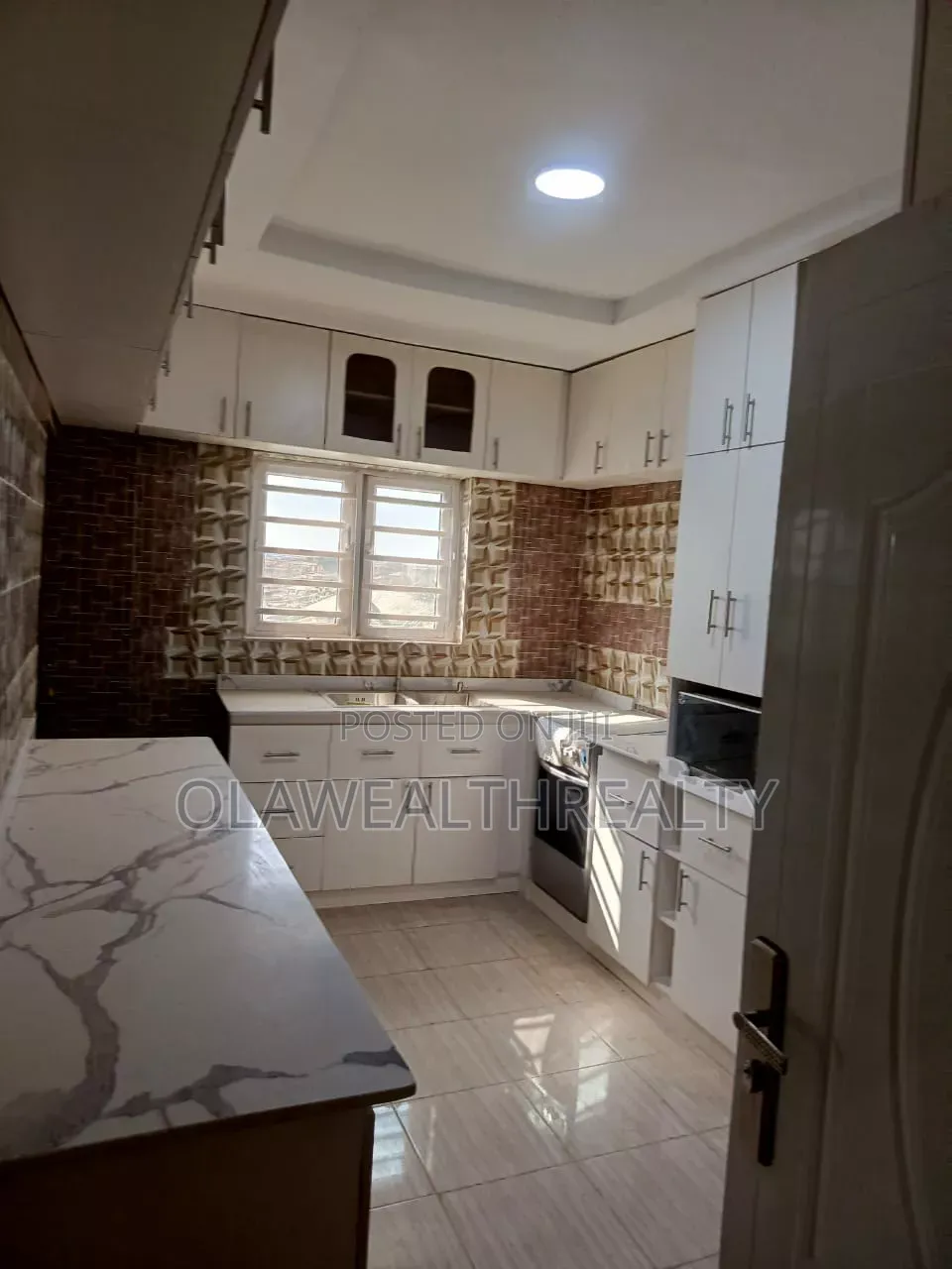 2bdrm Block of Flats in Alakia for rent in Alakia