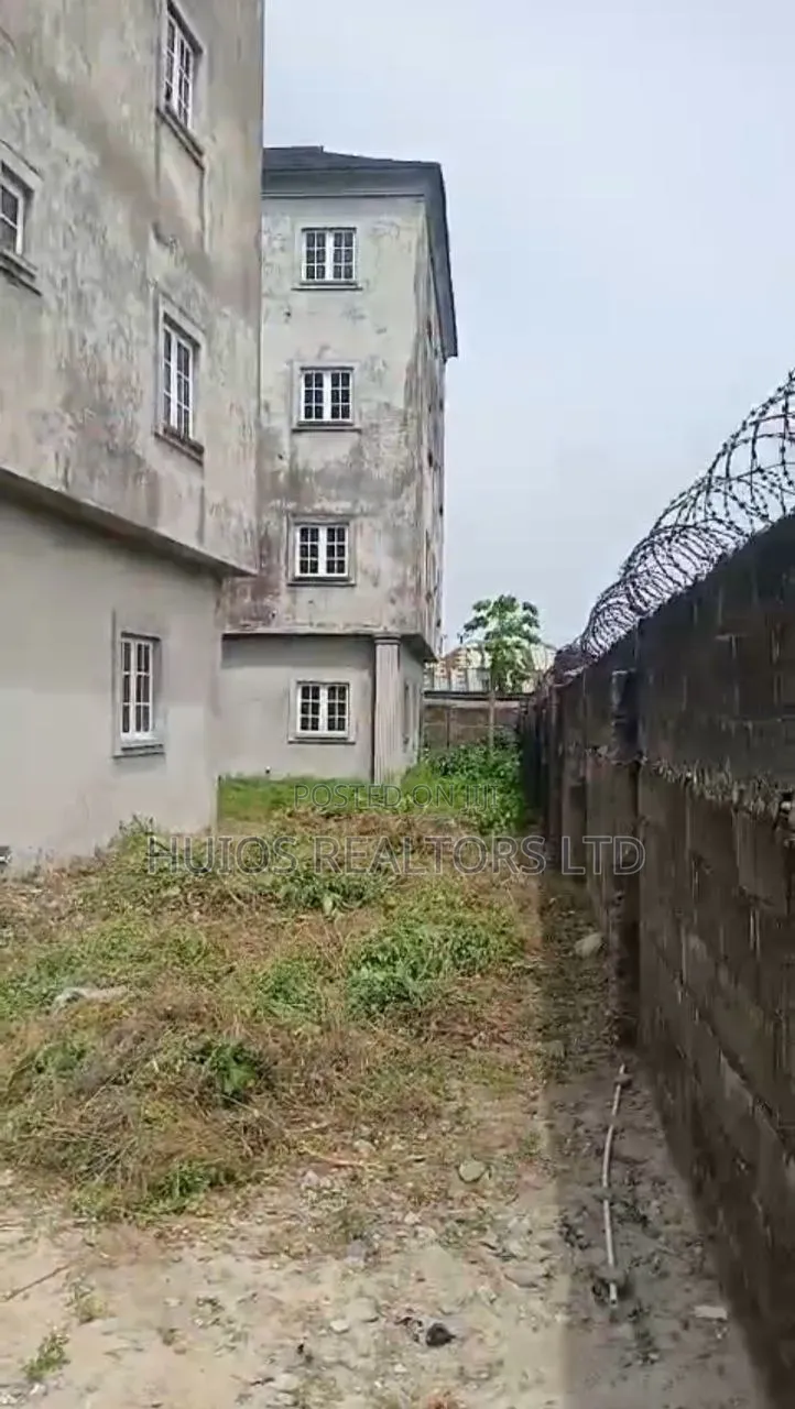 3bdrm Block of Flats in Lakowe for sale in Lakowe
