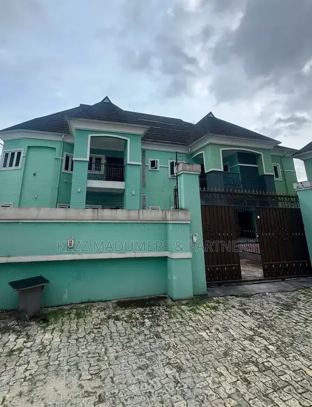 9bdrm Duplex in New Gra Phase 2 Port for sale in GRA Phase 2 / Port-Harcourt