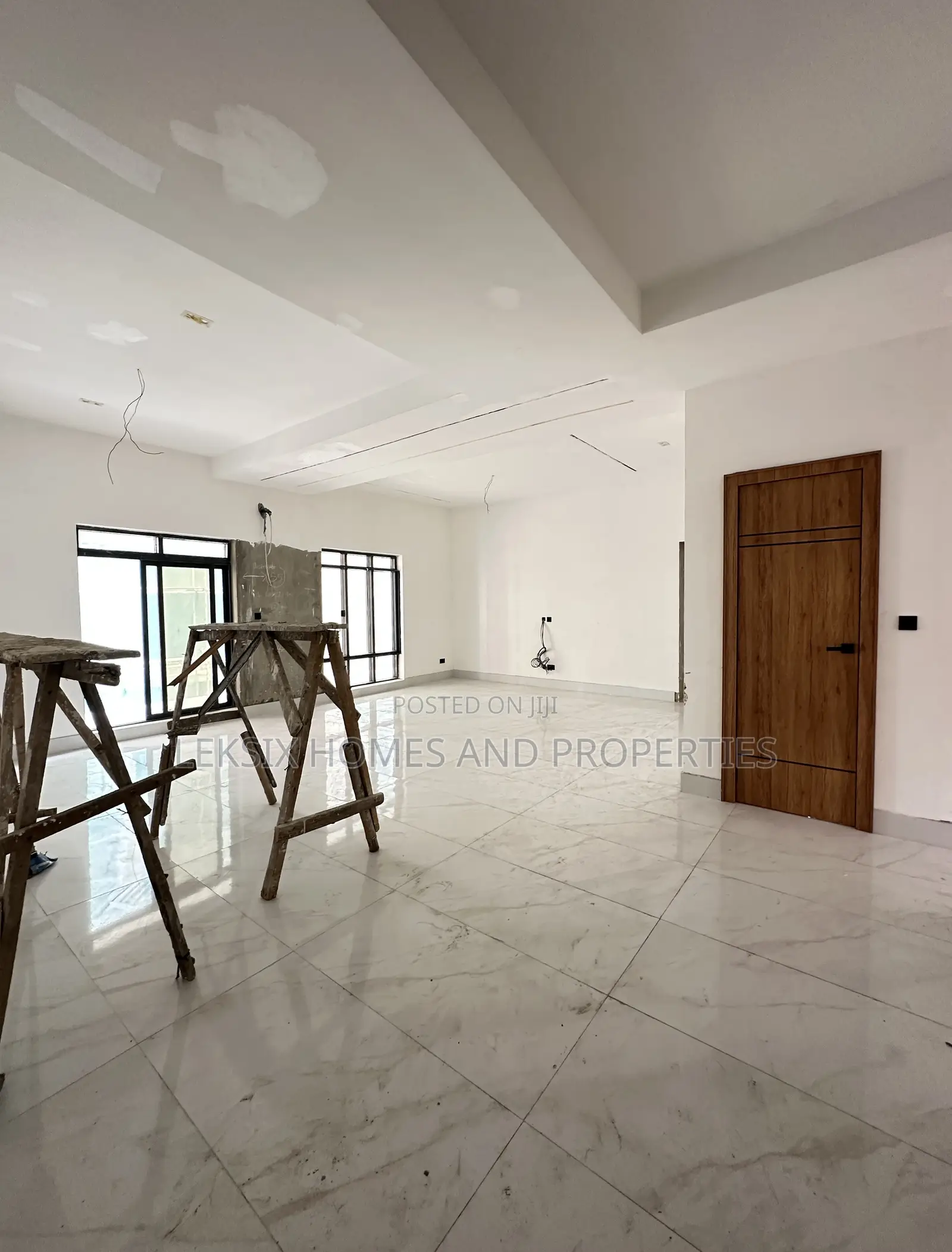 3bdrm Penthouse in A Well Secured, Lekki Phase 1 for sale in Lekki Phase 1