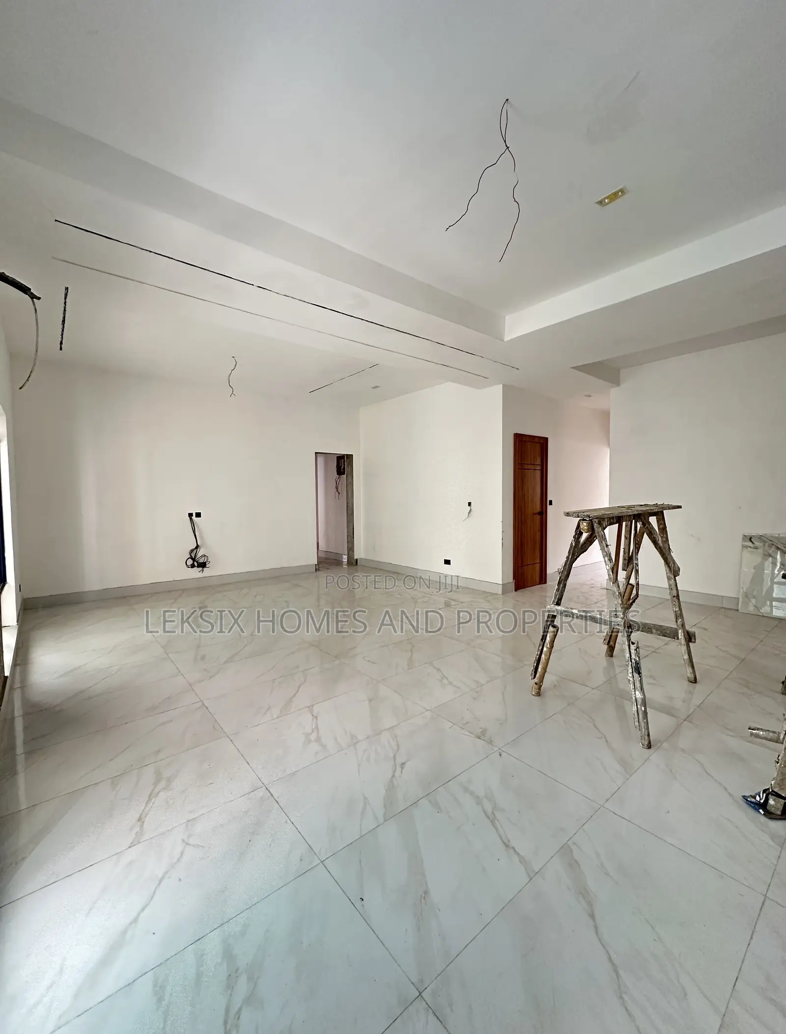 3bdrm Penthouse in A Well Secured, Lekki Phase 1 for sale in Lekki Phase 1