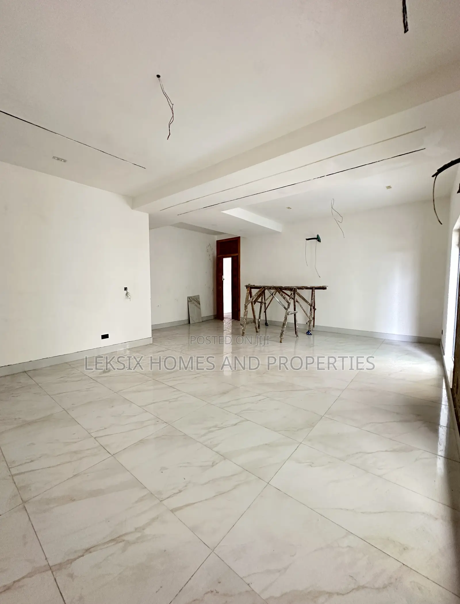 3bdrm Penthouse in A Well Secured, Lekki Phase 1 for sale in Lekki Phase 1