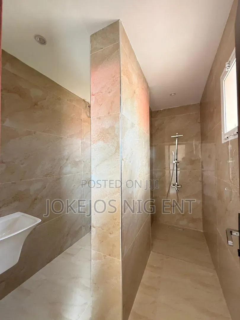 4bdrm Apartment in Victoria Island, Ahmadu Bello Way for sale in Ahmadu Bello Way