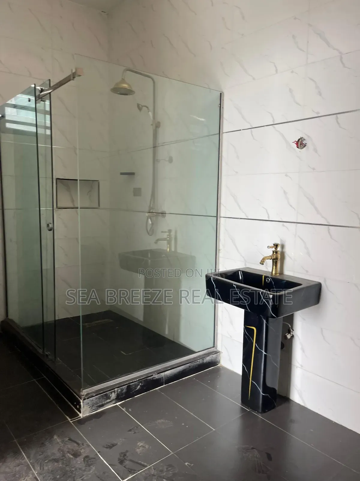 4bdrm Duplex in Sunshine Garden, Ilasan for sale in Ilasan