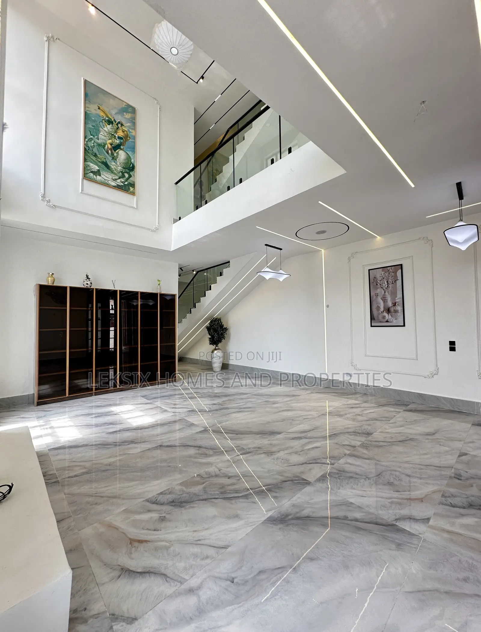 5bdrm Duplex in A Well Secured, Lekki Phase 1 for sale in Lekki Phase 1