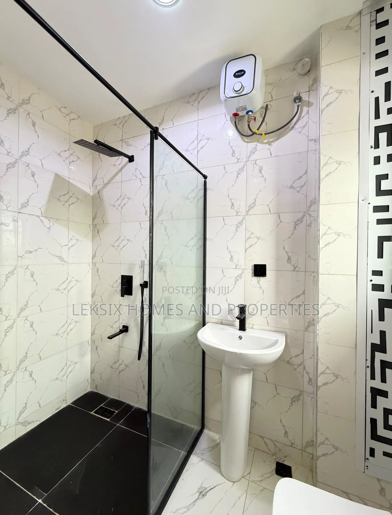 2bdrm Apartment in A Well Secured, Lekki Phase 1 for sale in Lekki Phase 1