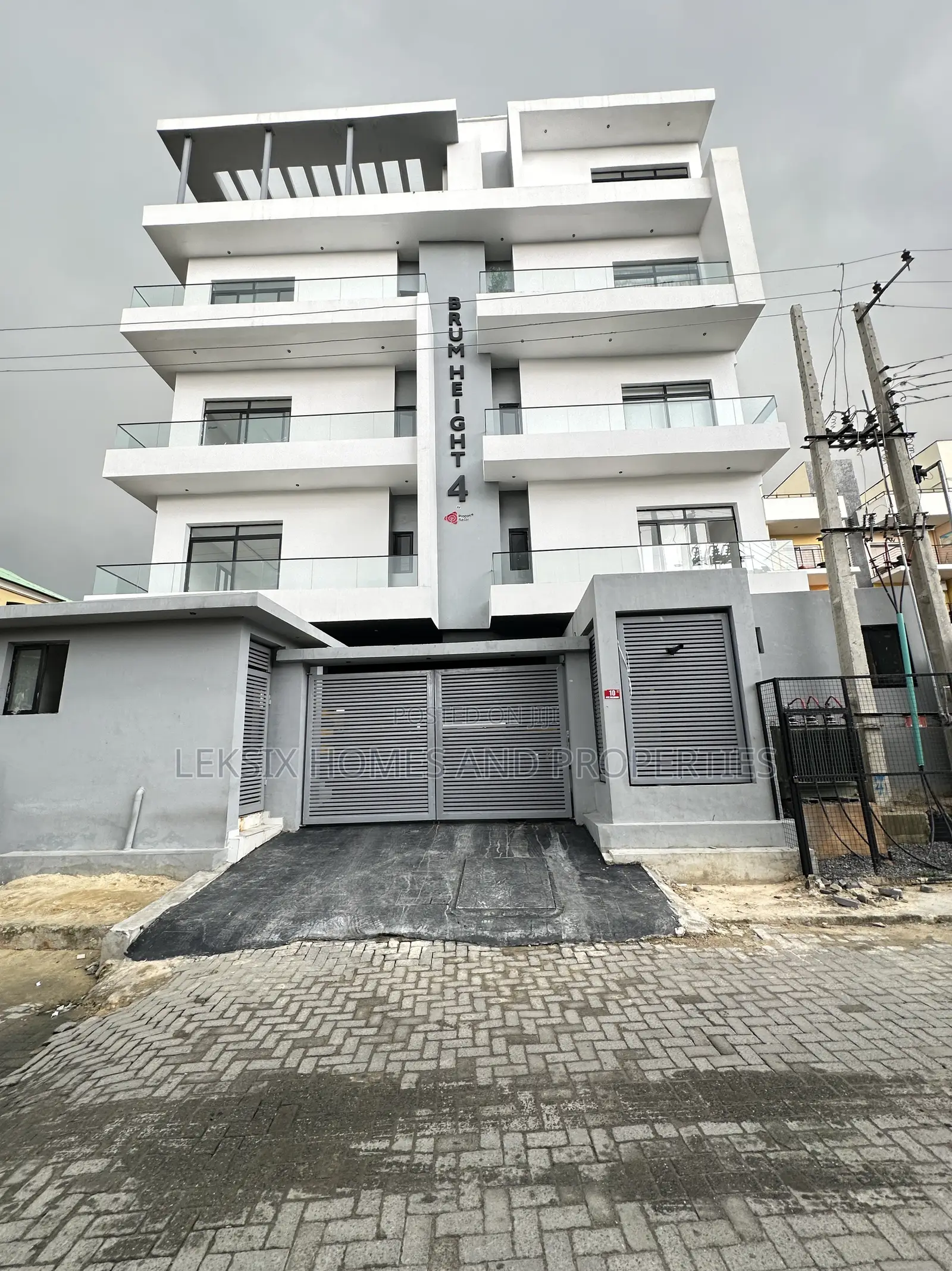 2bdrm Apartment in A Well Secured, Lekki Phase 1 for sale in Lekki Phase 1