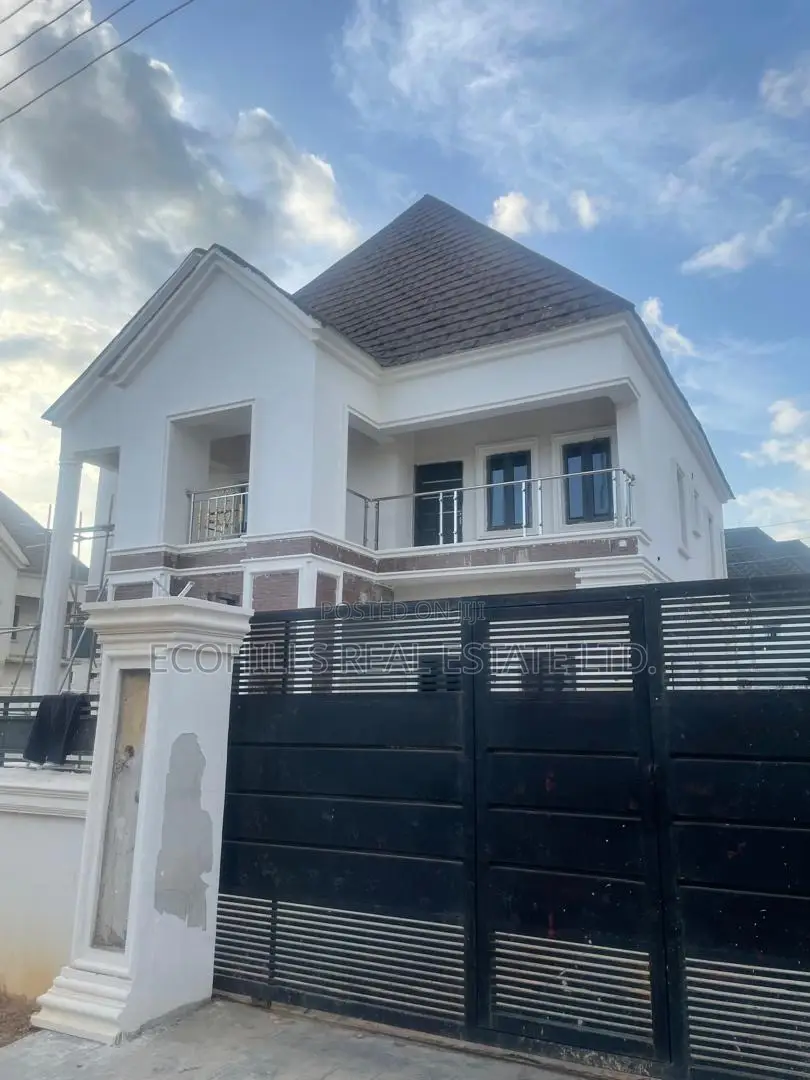 5bdrm House in Diamond Estate, Lugbe District for sale in Lugbe District
