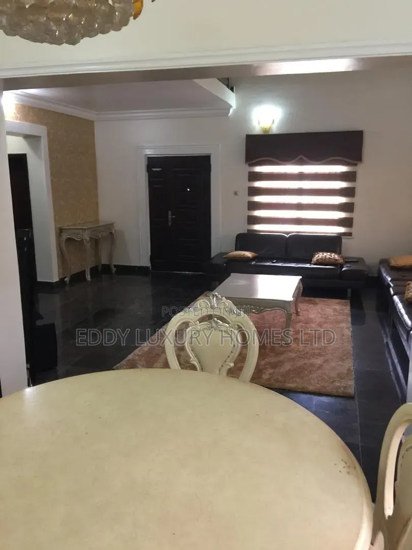 4bdrm Duplex in Abak Road Housing for sale in Uyo
