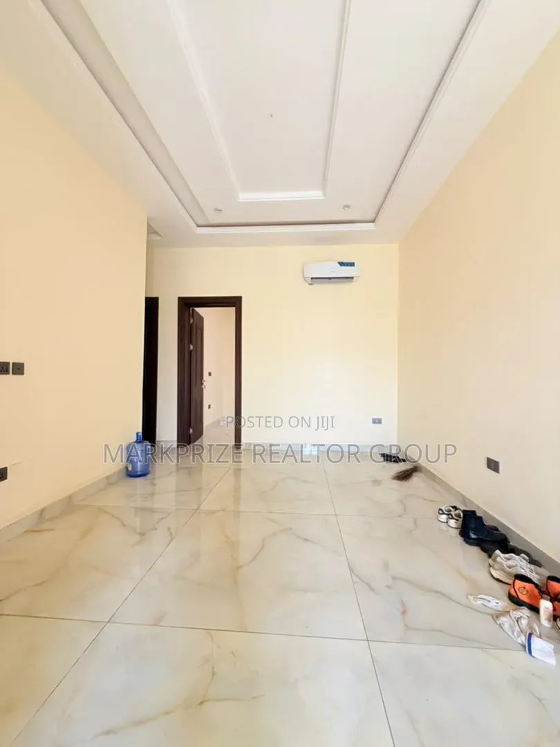 4bdrm Duplex in Ikeja Gra Lagos for sale in Ikeja GRA
