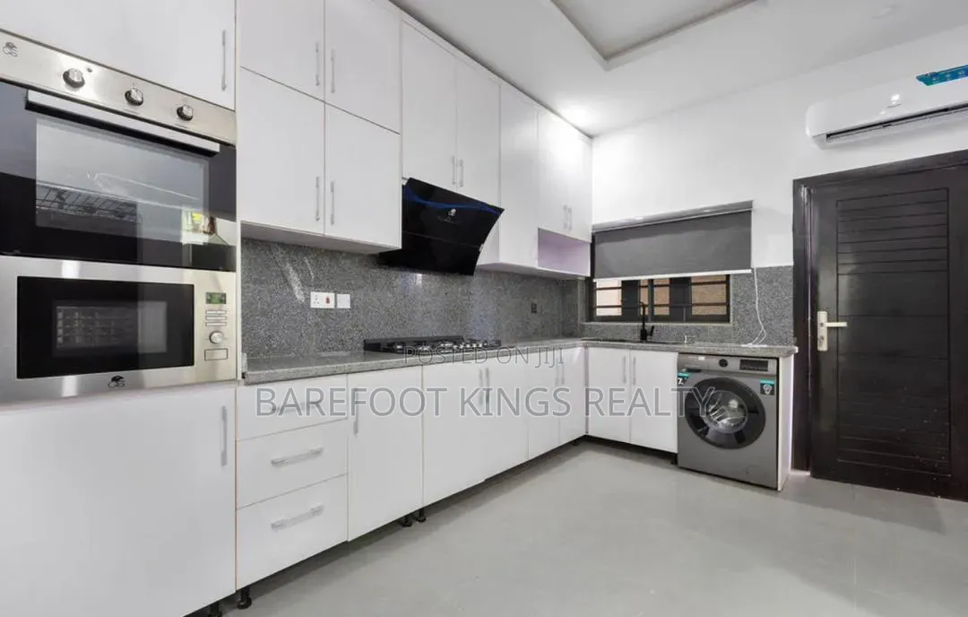 Luxurious 4bedroom Apartment in Victoria Island Extension