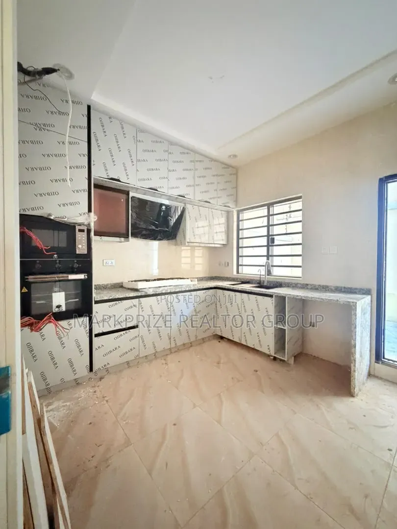 4bdrm Duplex in Omole Phase 1 Lagos for sale in Omole Phase 1