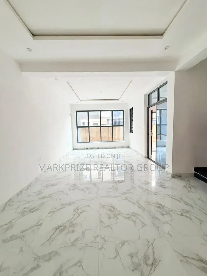 4bdrm Duplex in Ogba Ikeja Lagos for sale in Ogba Industrial Estate