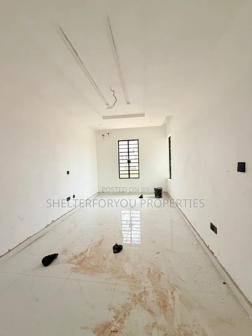 4bdrm Duplex in Adeniyi Jones for sale in Adeniyi Jones