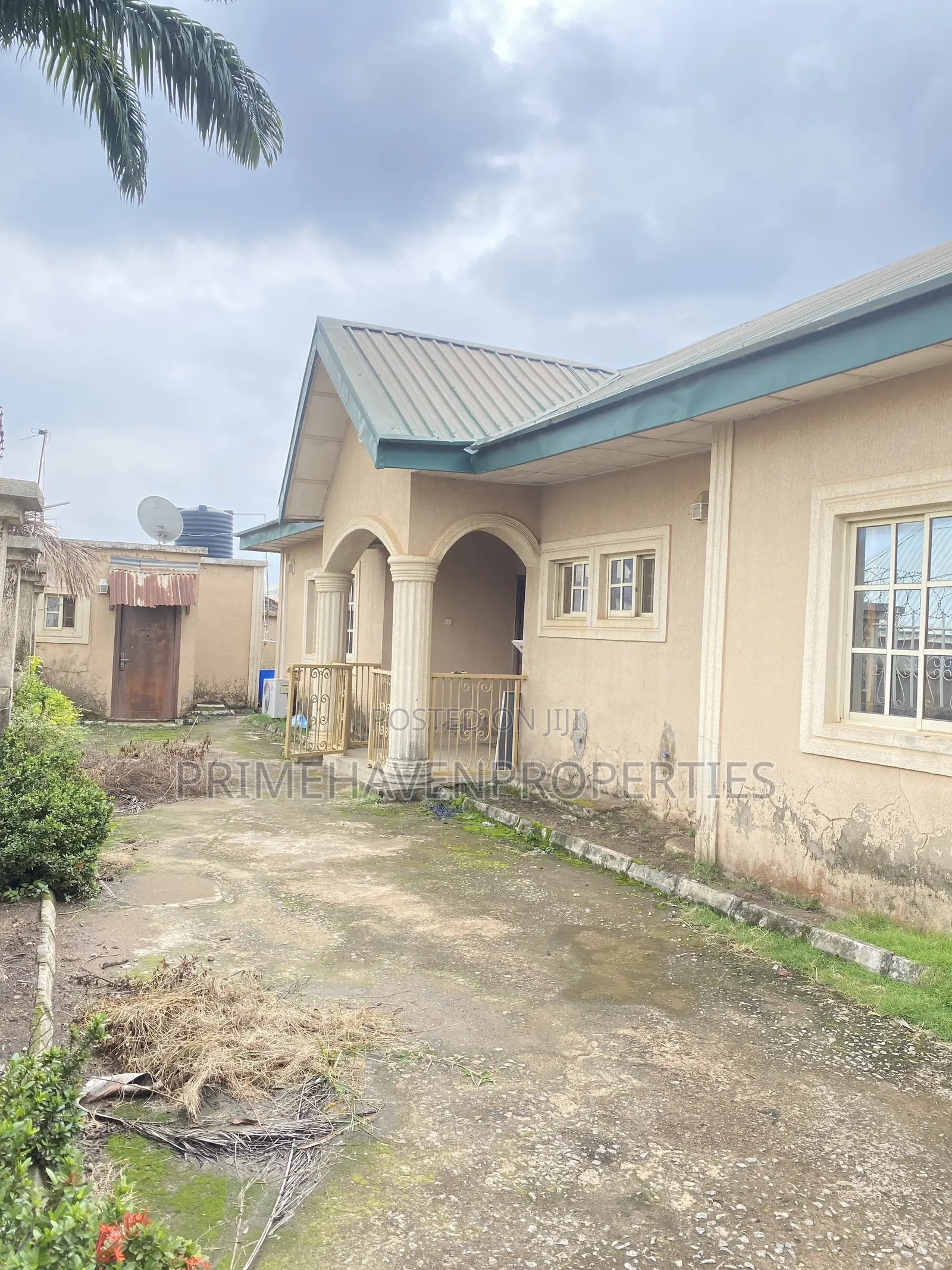 8bdrm Block of Flats in Kubwa for sale in Kubwa