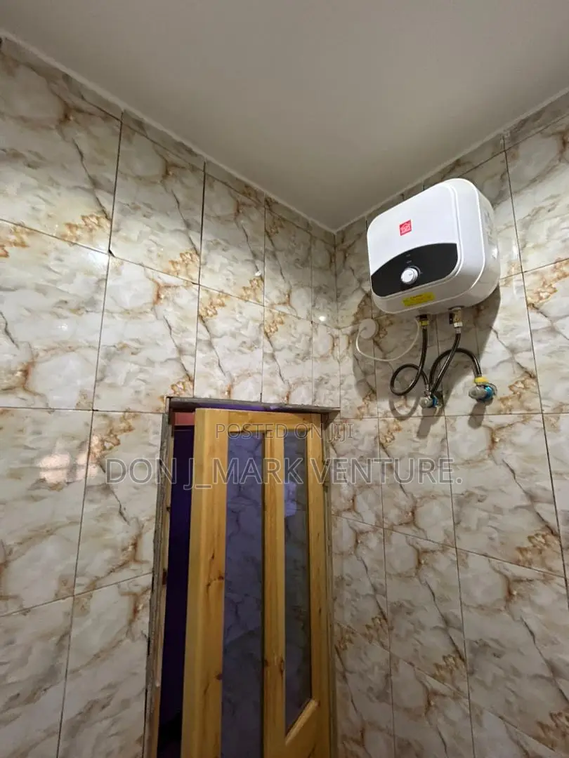 Furnished 7bdrm Duplex in Aiben Boulevard, Sabon Lugbe for sale in Sabon Lugbe
