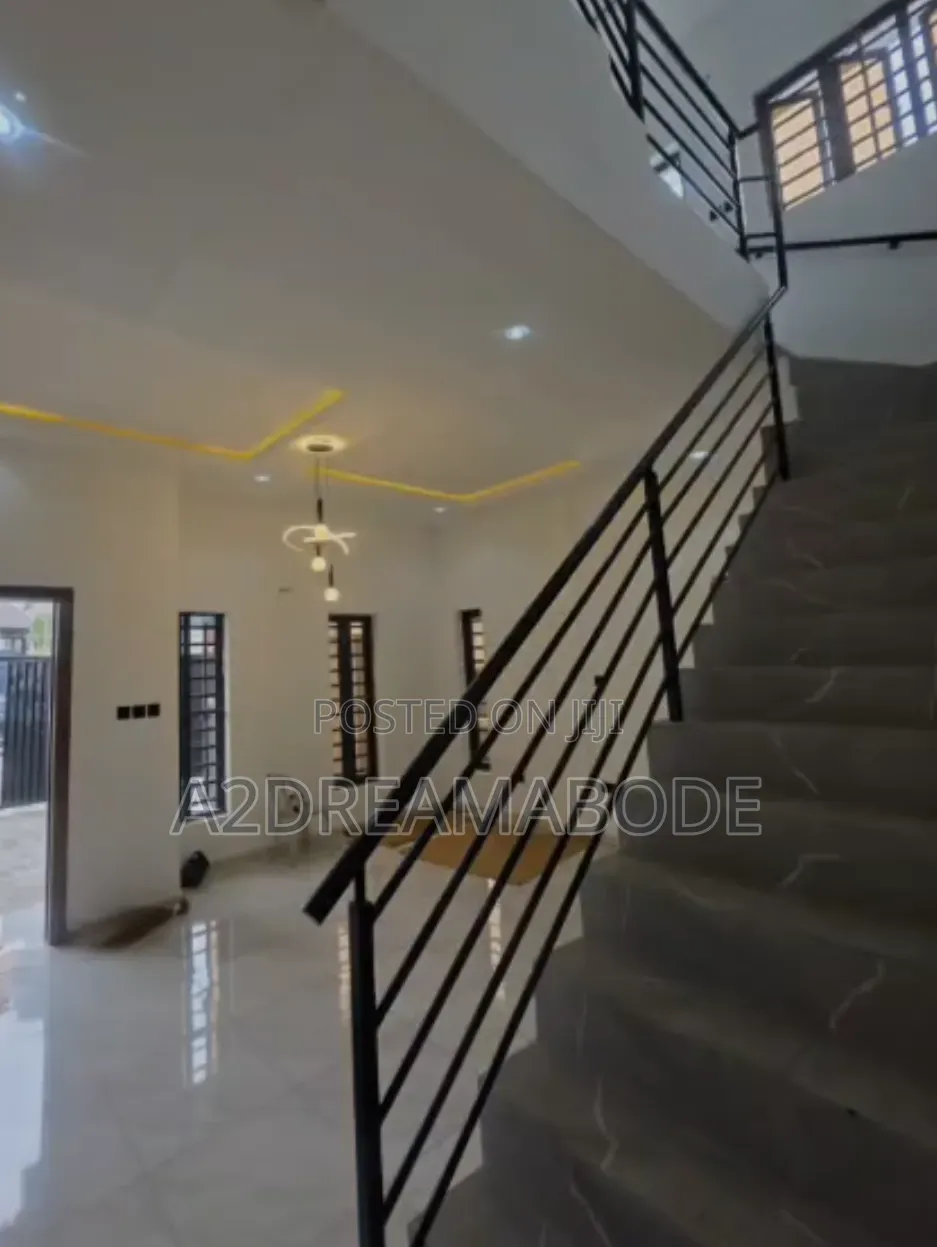 4bdrm Duplex in Ogudu Gra for sale in Ogudu GRA