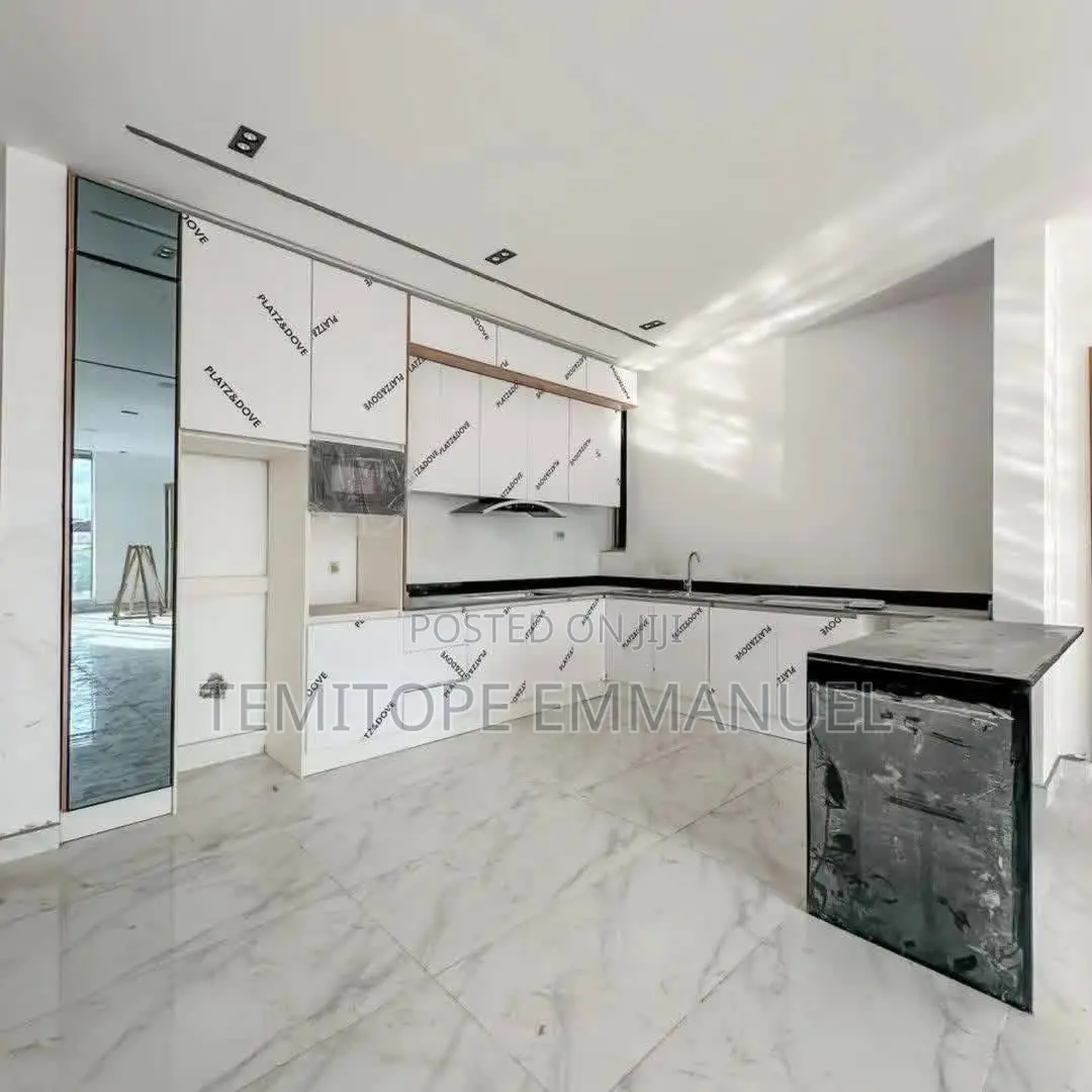 Furnished 2bdrm Apartment in Victoria Island for sale in Victoria Island