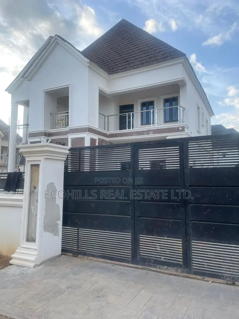 5bdrm House in Diamond Estate, Lugbe District for sale in Lugbe District