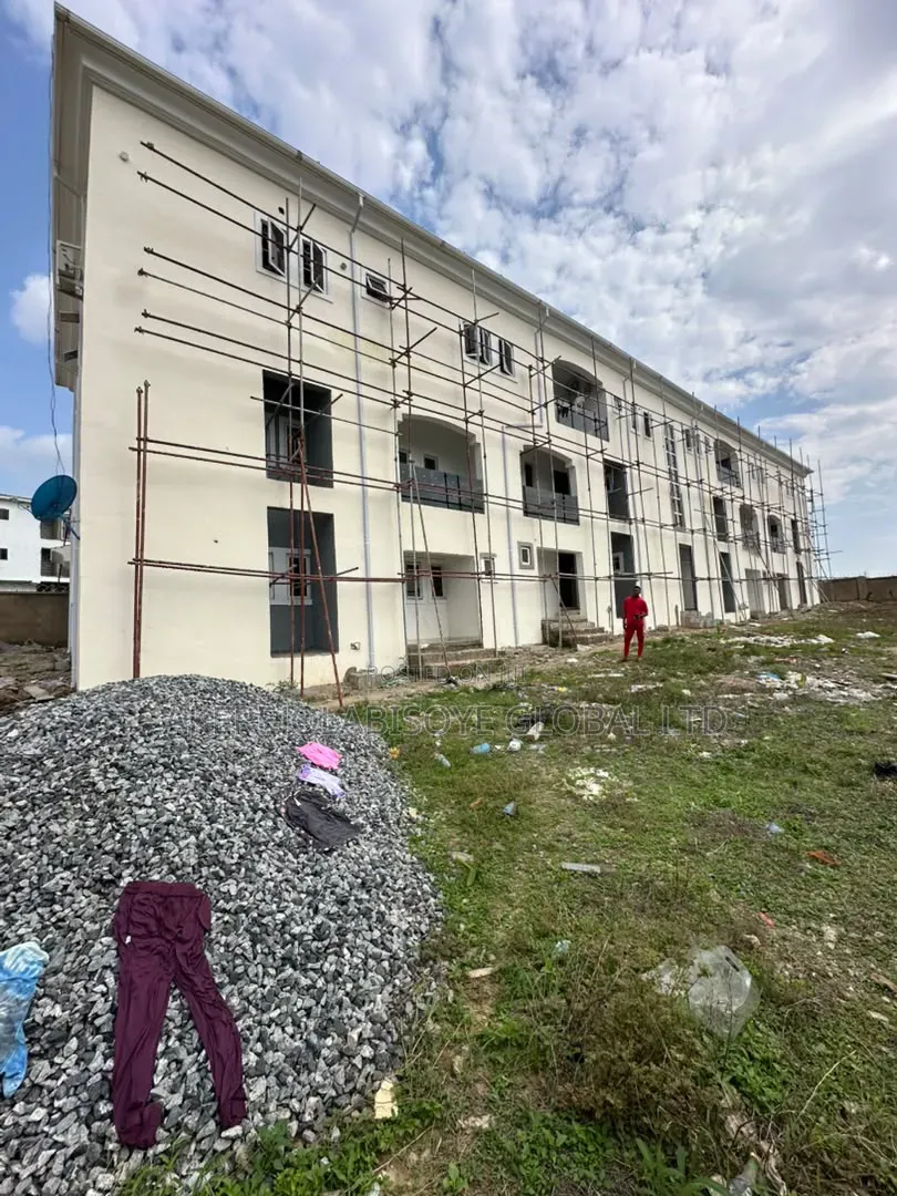 3bdrm Duplex in Lifecamp Abuja for sale in Life Camp